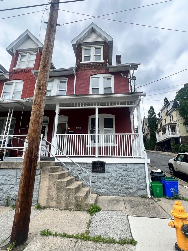 Building Photo - 502 Cherokee St