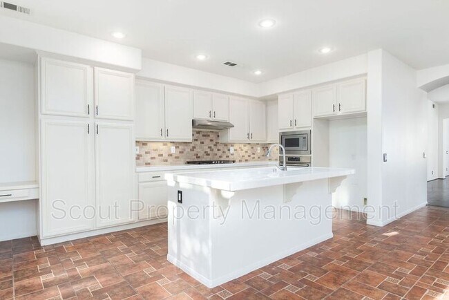 Building Photo - 41423 Temeku Dr