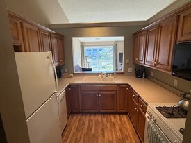 Building Photo - 550 Pewaukee Rd