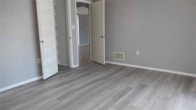 Building Photo - 2052 Norfolk Dr