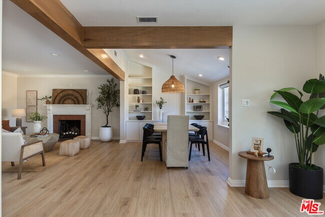 Building Photo - 3544 Gardenia Ave