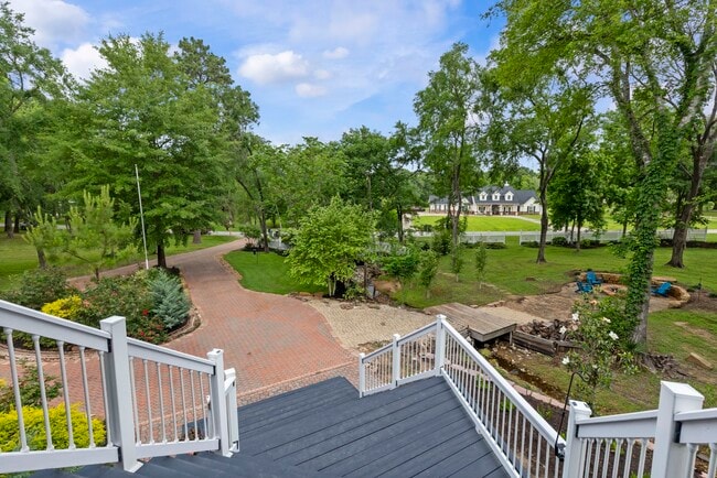 Building Photo - 14335 Hillshire Dr