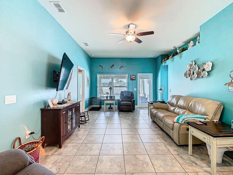 Building Photo - 649 Meadow Pointe Dr