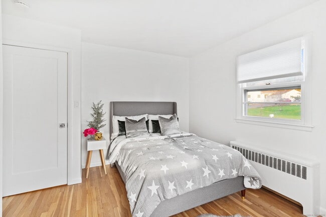 Building Photo - 132 Toll House Ln