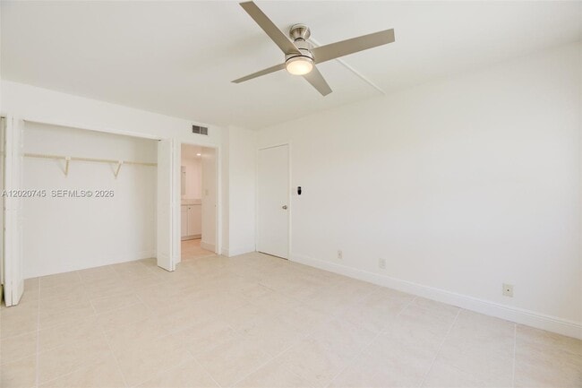 Building Photo - 200 Lakeview Dr