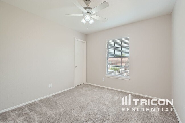 Building Photo - 4613 Monterrey Dr