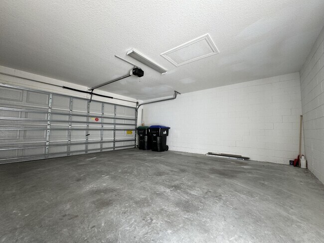 Building Photo - 12965 Langstaff Dr