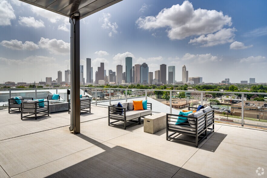 Sky Lounge - Art House Sawyer Yards