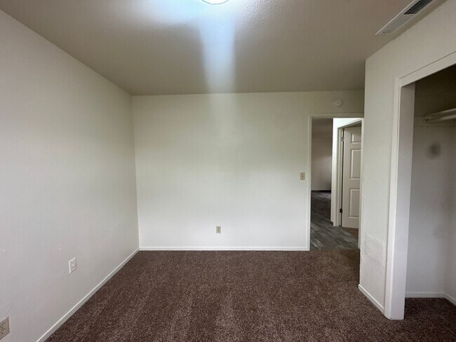 Building Photo - Gated community - Water, Garbage & Sewer I...