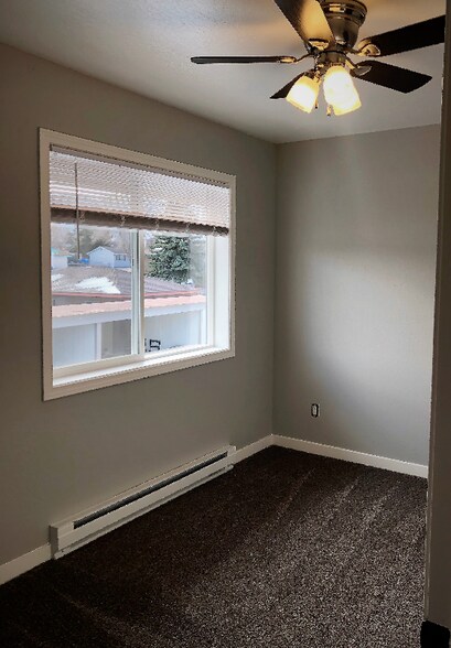 Building Photo - 471 Paxon St