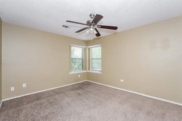 Building Photo - 837 Foxridge Dr