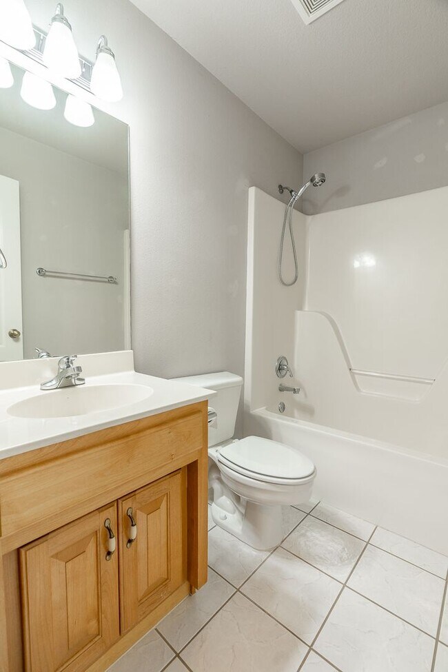 Building Photo - Beautiful 3-bedroom 2 bath Home in Springd...