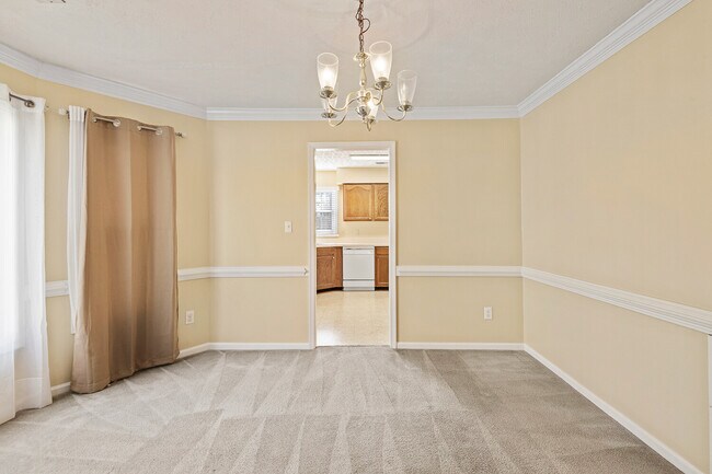 Building Photo - 804 Lancaster Ln