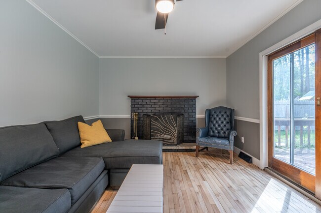 Building Photo - 3 Heather Ln