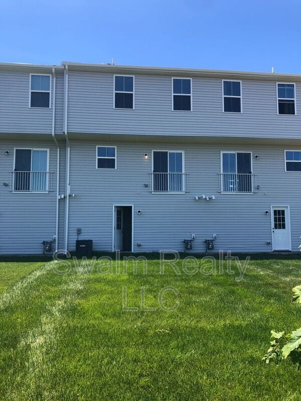 Building Photo - 445 Sitka Spruce Ln