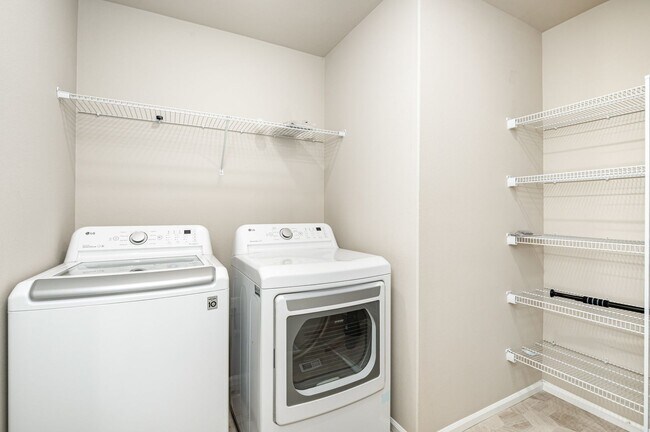 Building Photo - Spacious 5 bed 3 bath home in Puyallup