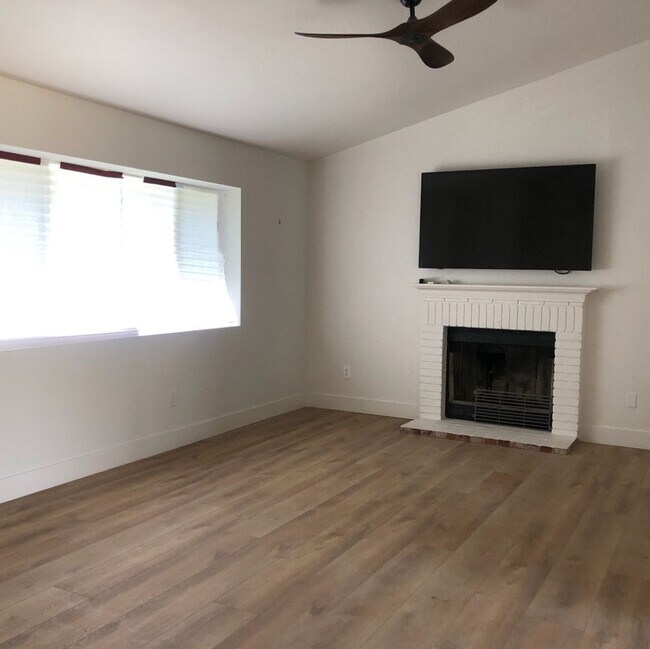 Building Photo - South Bakersfield Home