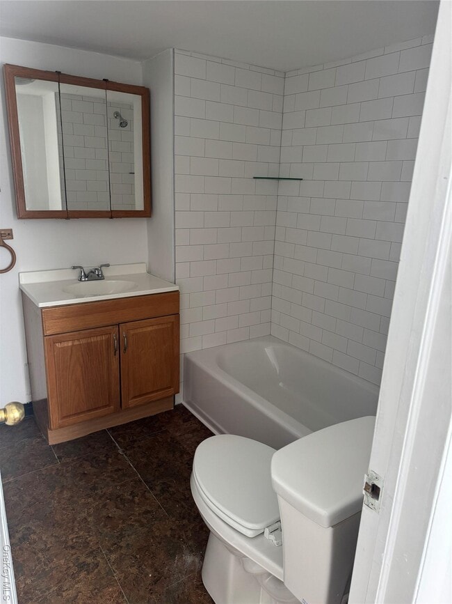 Building Photo - 523 Fostertown Rd