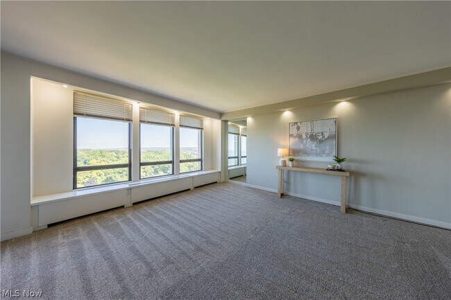 Building Photo - 1 Bratenahl Pl