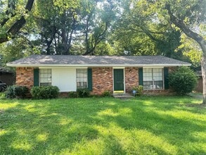 Building Photo - 429 Fieldbrook Dr