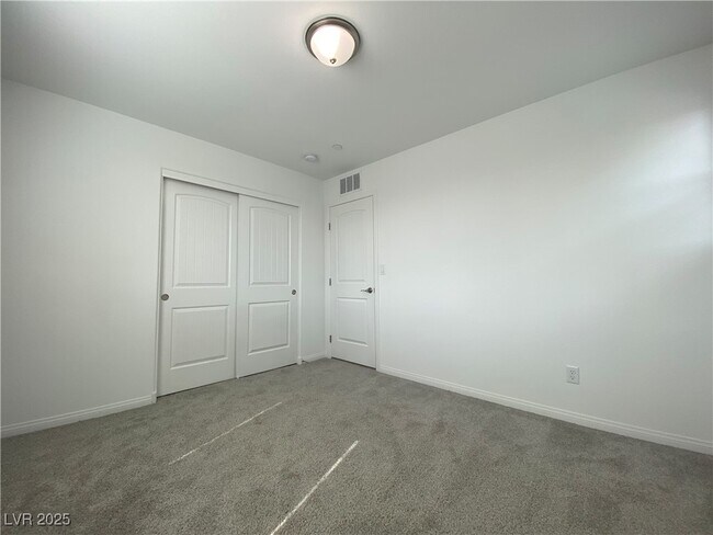 Building Photo - 412 Desert Cadence St