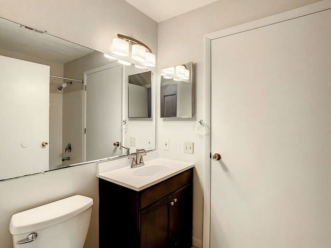 Building Photo - 713 Secret Harbor Ln
