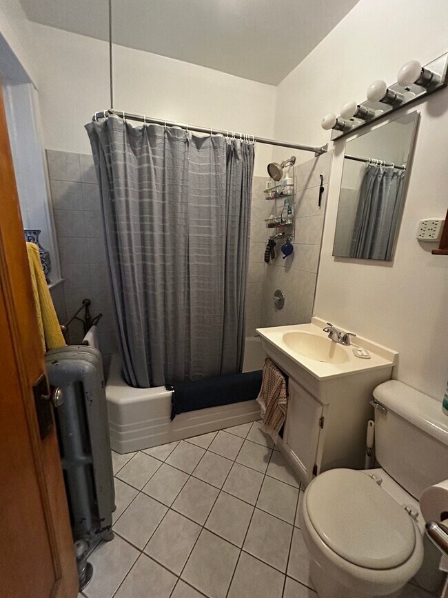 Building Photo - 2602 W Winona St