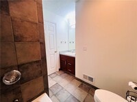Building Photo - 131 Broxbourne Dr