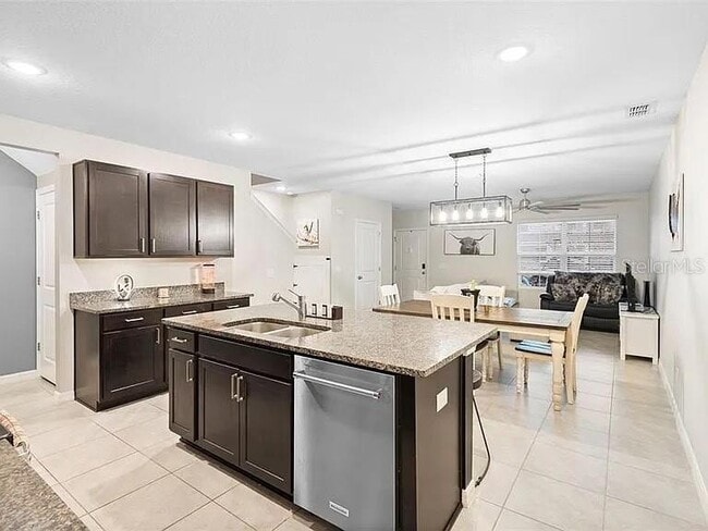 Building Photo - 635 Belgrove St