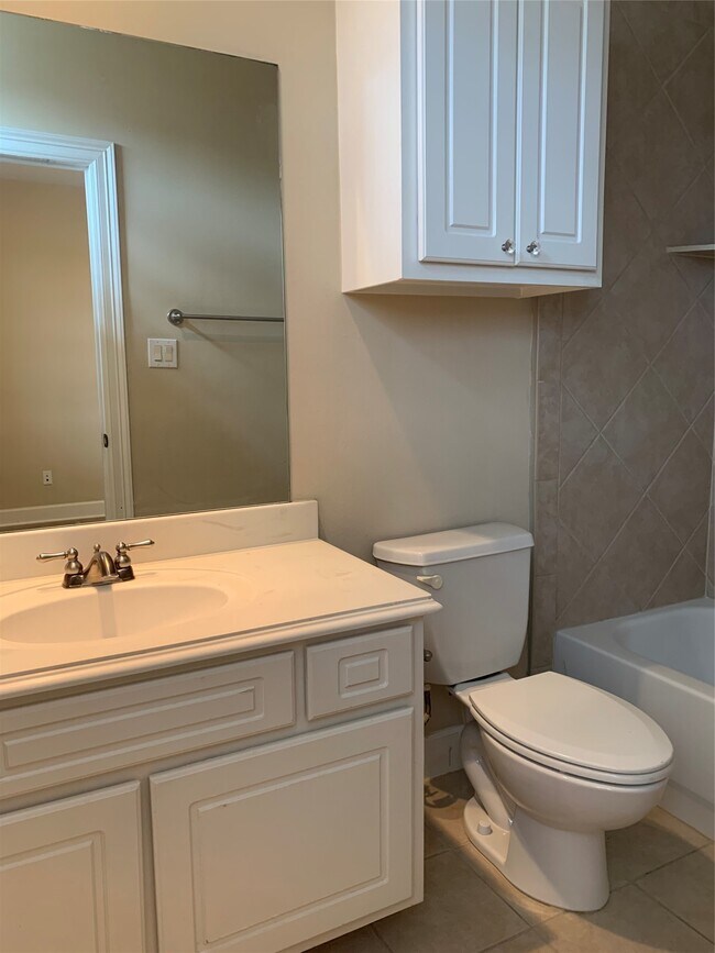 Building Photo - 406 Fowler St