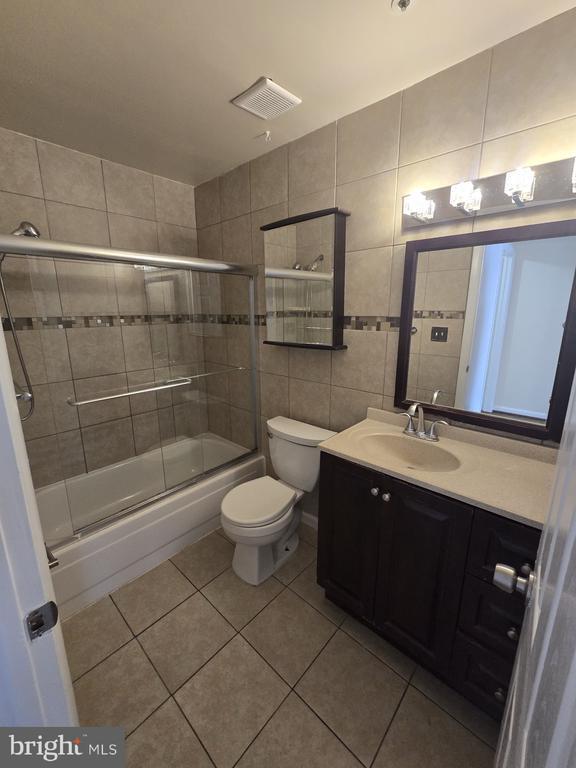 Building Photo - 1003 Spring Valley Ct