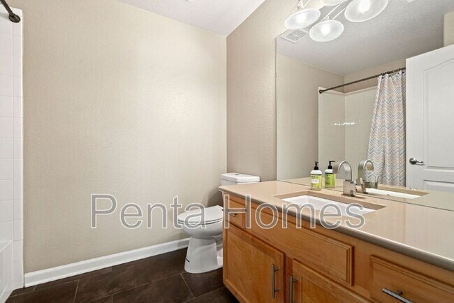 Building Photo - 4635 Hahns Peak Dr