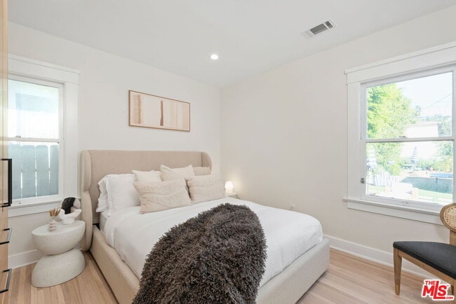 Building Photo - 1224 N Ogden Dr