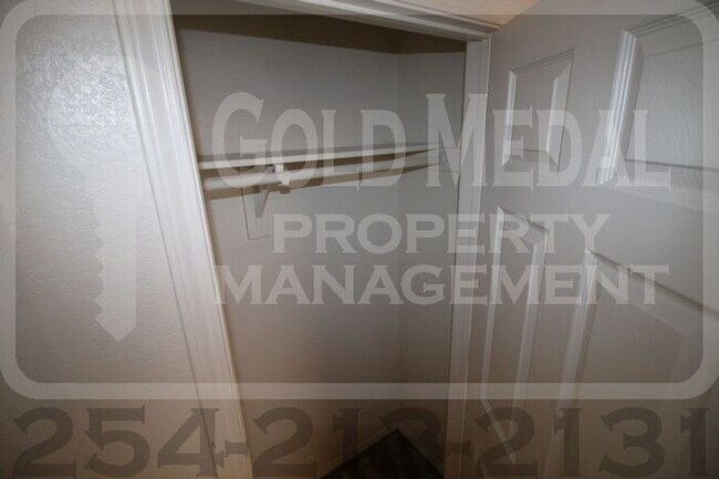 Building Photo - 3402 Barcelona Dr