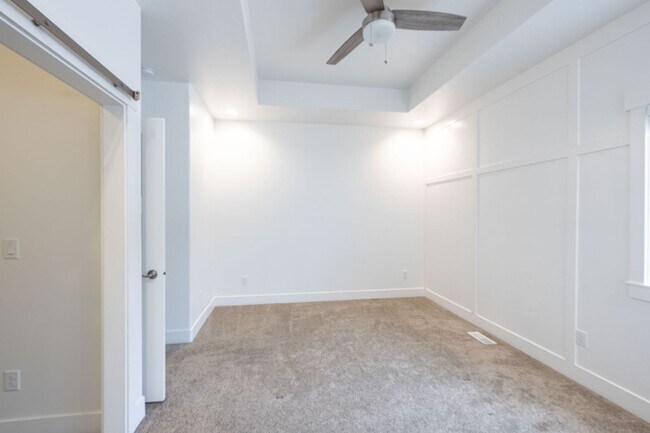 Building Photo - BEAUTIFUL 3 BED 2.5 BATH TOWNHOME IN SUGAR CITY