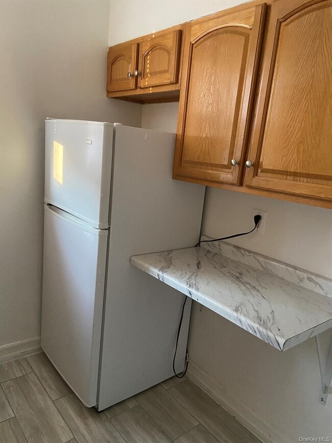 Building Photo - 31-17 Buell St