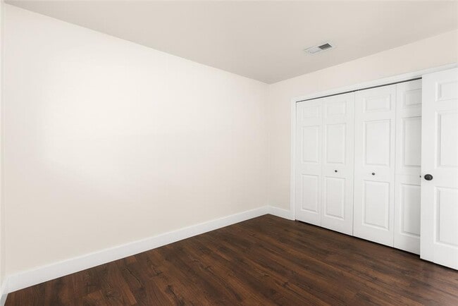 Building Photo - 2408 Ventura Dr