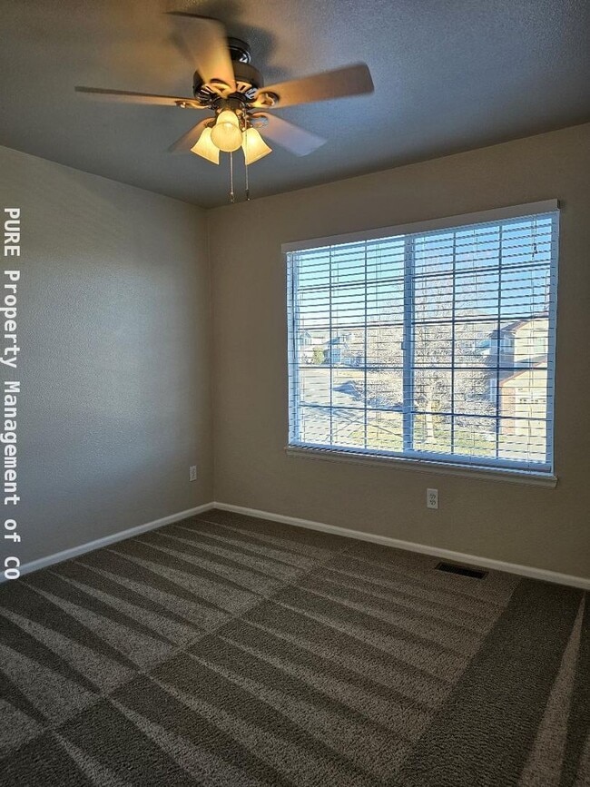 Building Photo - 2-story home with finished basement! 2-car garage!