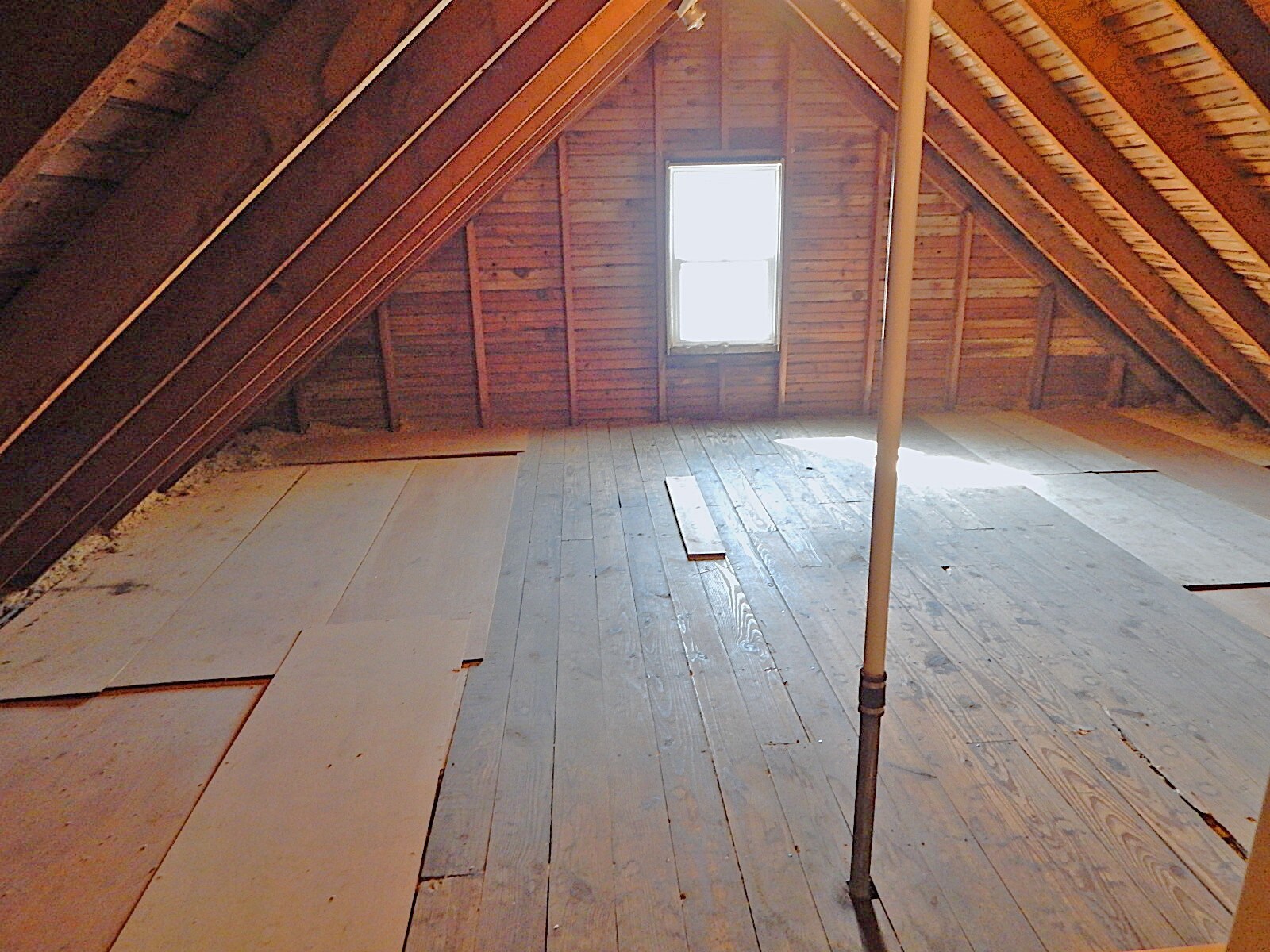 Building Photo - 235 E Elm St