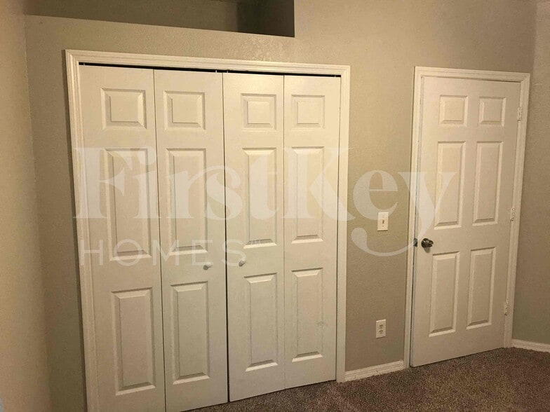 Building Photo - 5351 Sylvania Ave