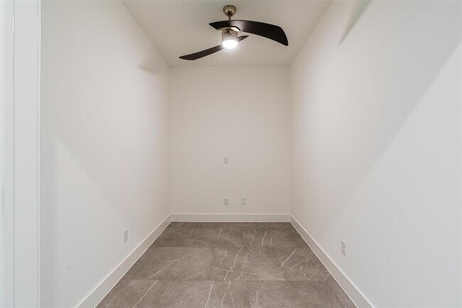 Building Photo - 5210 Schuler St