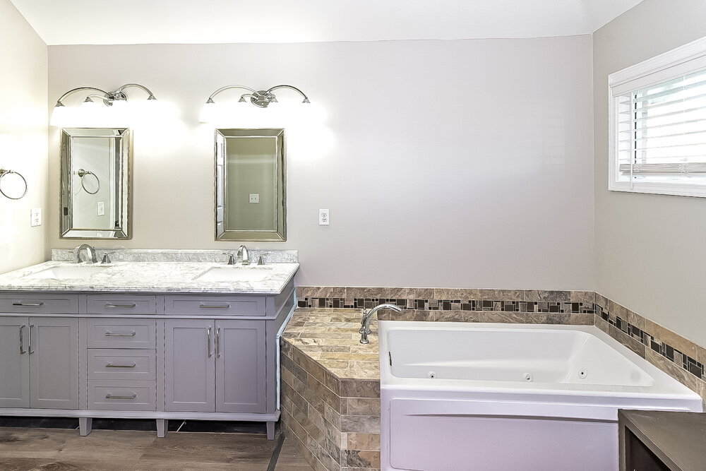 Building Photo - 1960 Chimneyrock Blvd E