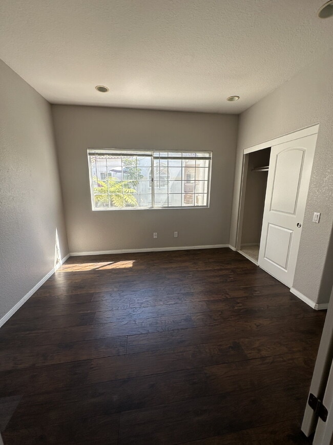 Building Photo - $4,000 - 4 Bed / 3.5 Bedroom Townhouse in Ambiance Neighborhood of San Marcos