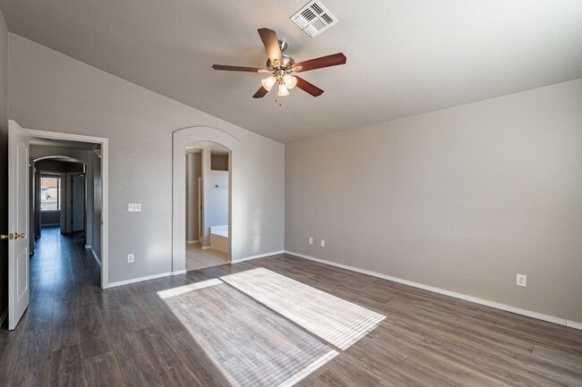 Building Photo - 8220 N Freshwater Ln