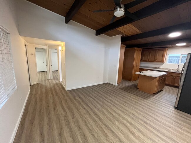 Building Photo - 4 Bedroom 2 Bath Home in Old Davis Near Campus