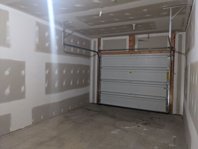 Building Photo - 3 Bedroom Townhouse for Rent in Waynesboro!