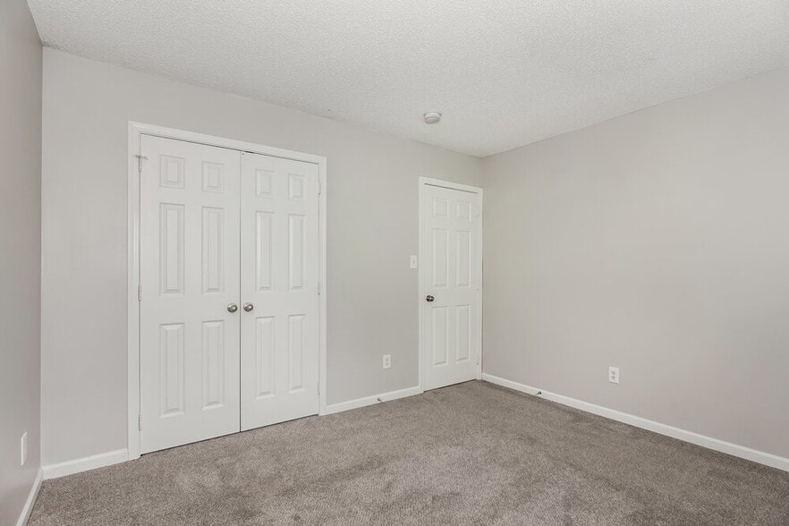 Building Photo - 120 W Walnut Ave