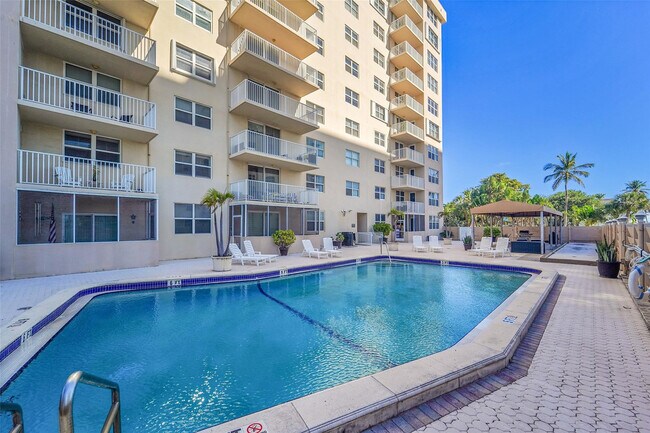 Building Photo - 1401 S Ocean Dr