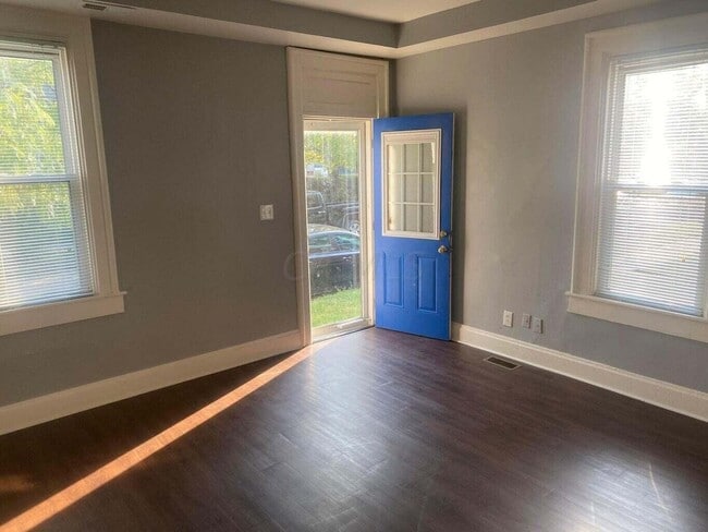 Building Photo - 484 E Columbus St