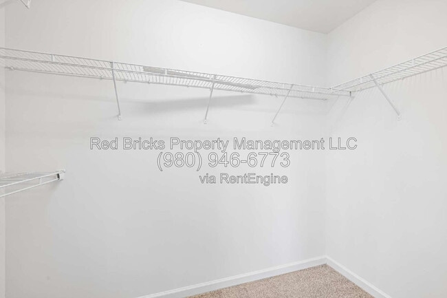 Building Photo - 10613 Bere Island Dr